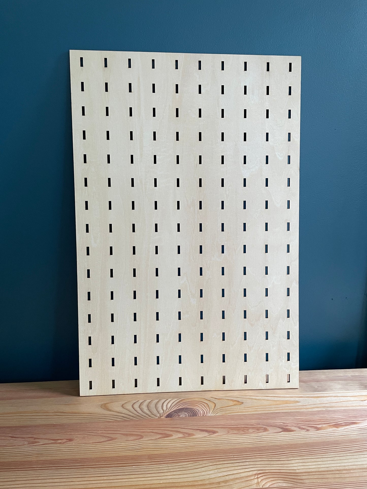 Pegboard - Panneau perforé à poser