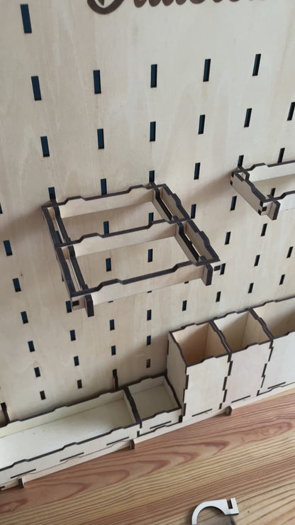 Support de boîtes – Pegboard Dilubox